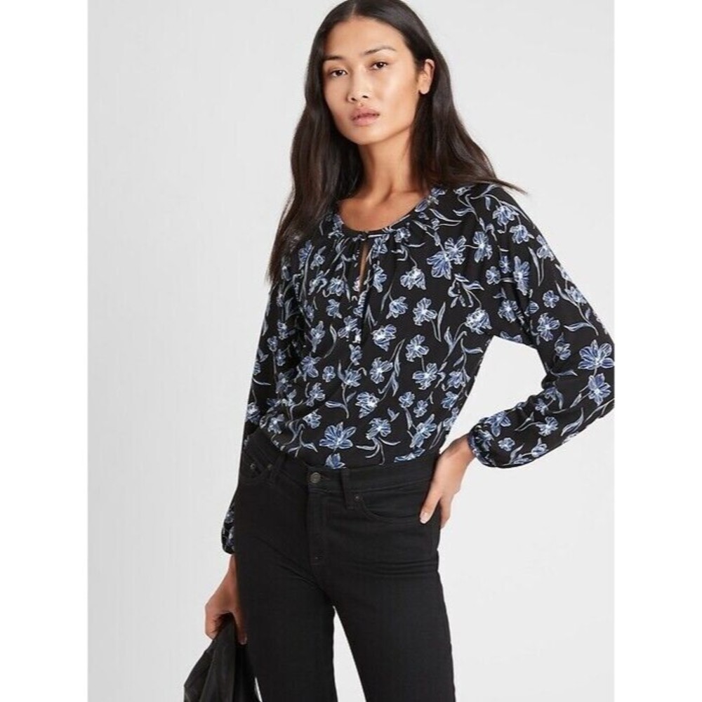 Banana Republic Medium Matte Jersey Gather Neck Top Floral Black Long Sleeve